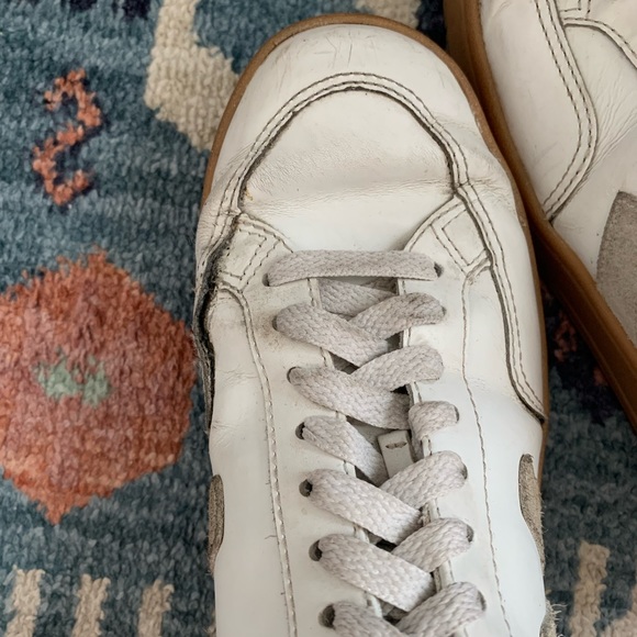 White Leather Vejas Sneakers - Picture 5 of 9